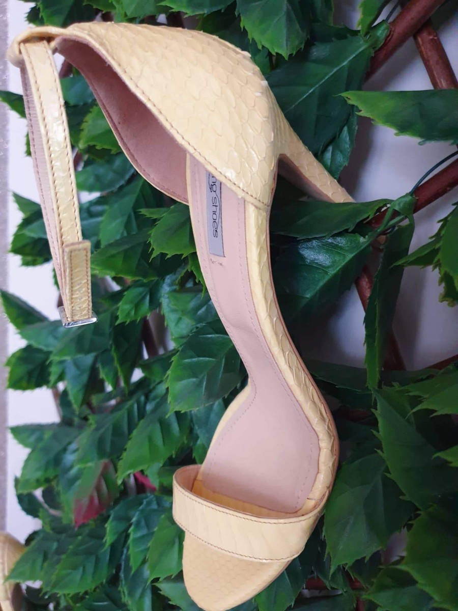 Women Smiling Shoes Sandals | The Muse Sandals Light Yellow